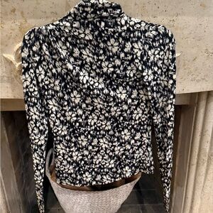 MARANT ETOILEMonochrome Women's turtleneck shirt